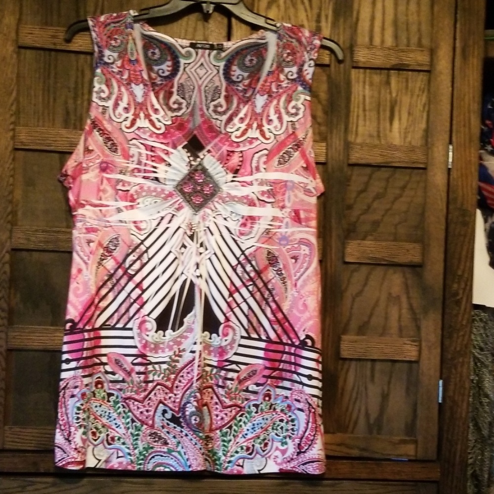 Misses sleeveless top